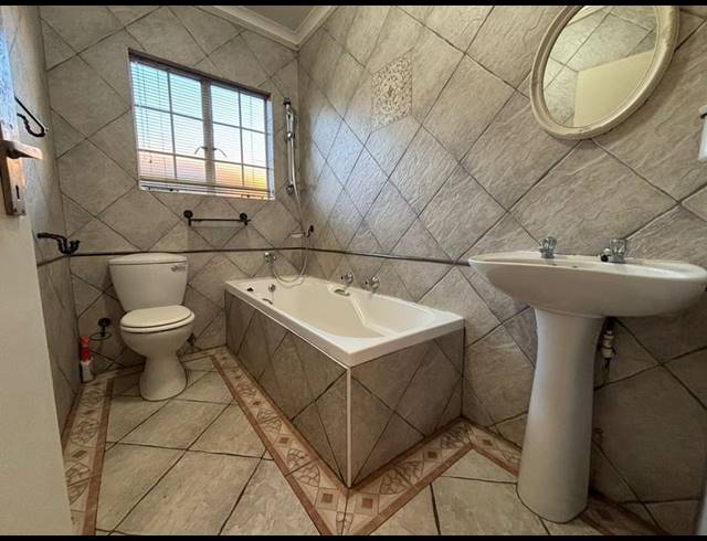 3 BEDROOM TOWNHOUSE FOR SALE IN BERGBRON